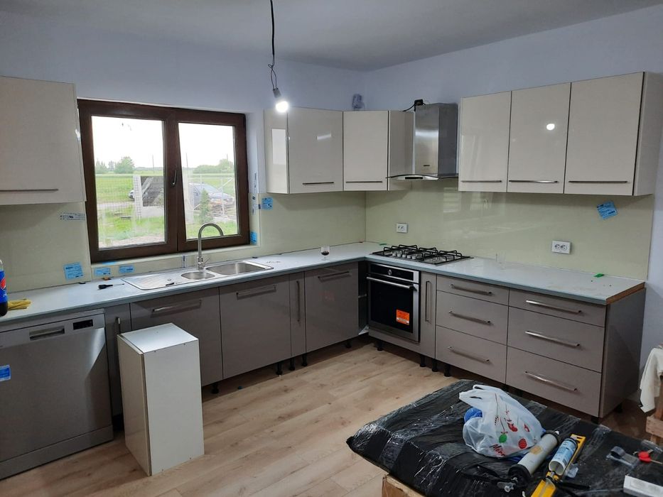 Placări baucatari cu sticlă