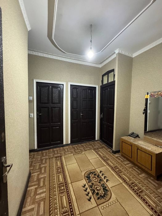 3 хонали шароити билан Пед институт йонида