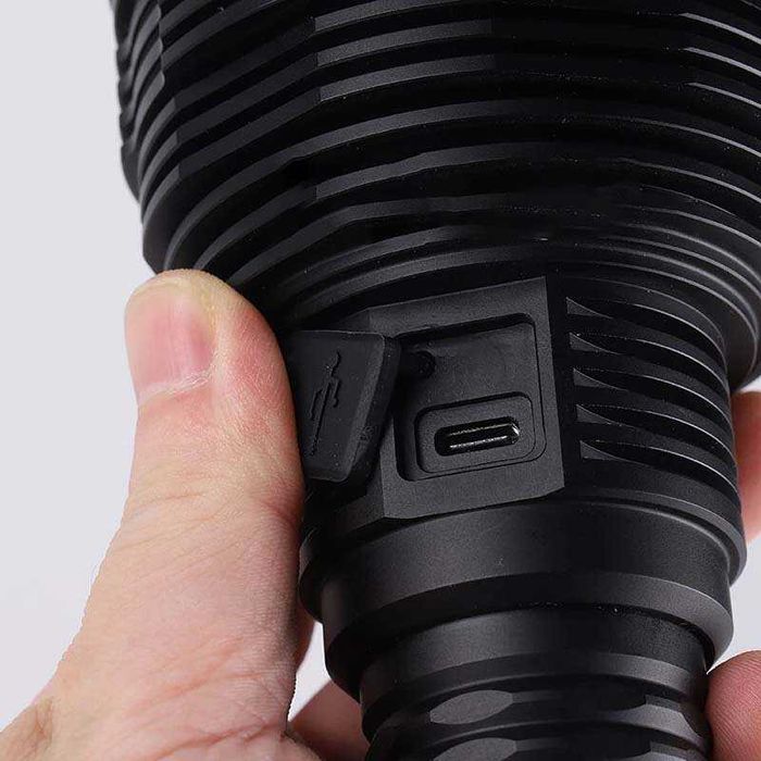 Convoy L8 cu Led SBT90.2  cu acumulator 26800 - USB C