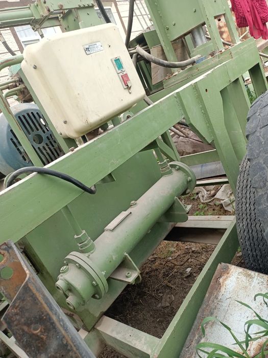 Аппарат по производству глиноблок