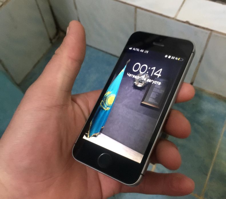 Айфон se 1 поколения