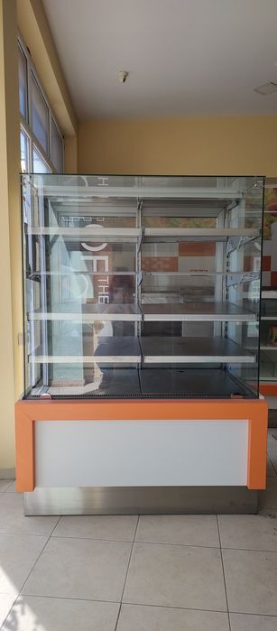 Топла витрина за закуски