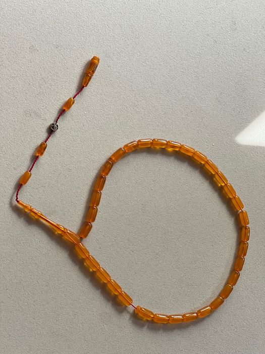 Четки тасбехи, из настоящего янтаря . В подарочной шкатулке .