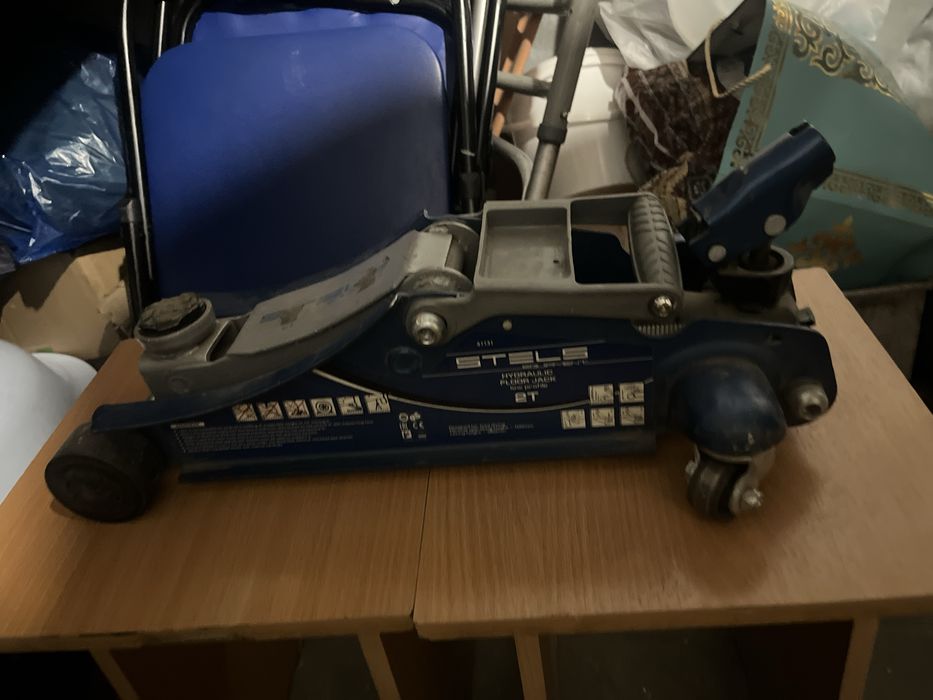 Продам подкатной домкрат