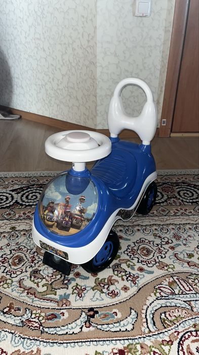 Машина толокар детская