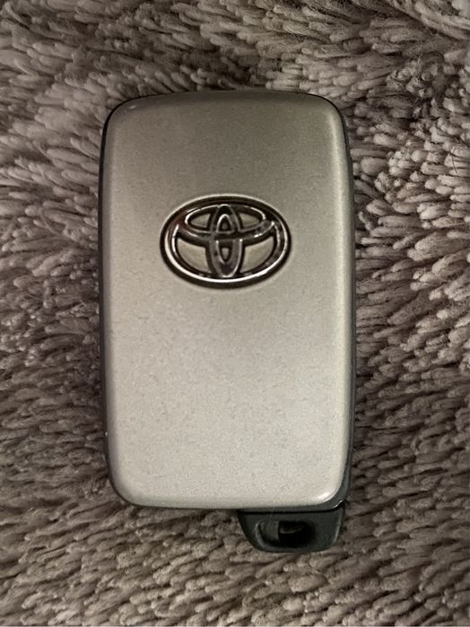 Ключ Toyota Camry 40 имобилайзер