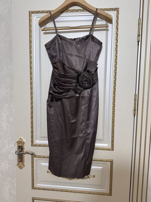 Женское вечернее платье