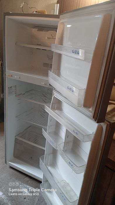 Продаём холодильник Самсунг.