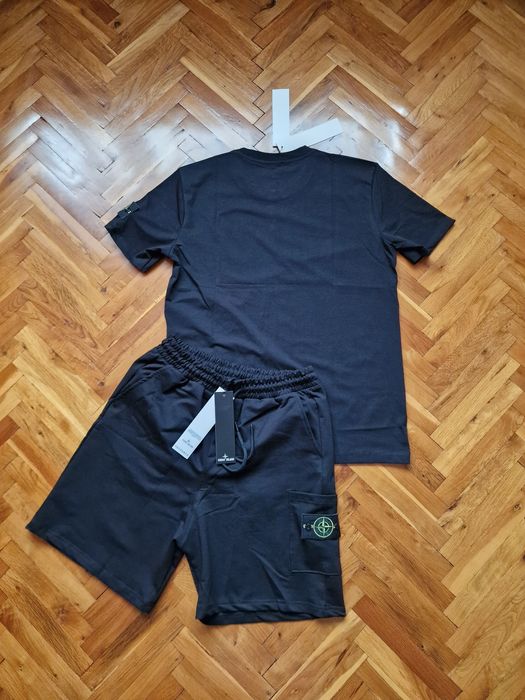 Страхотен мъжки екип къси панталони и тениска  размер S M