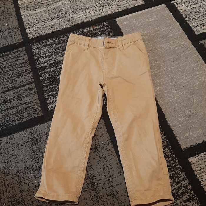 Vand pantaloni baietel matimea 98