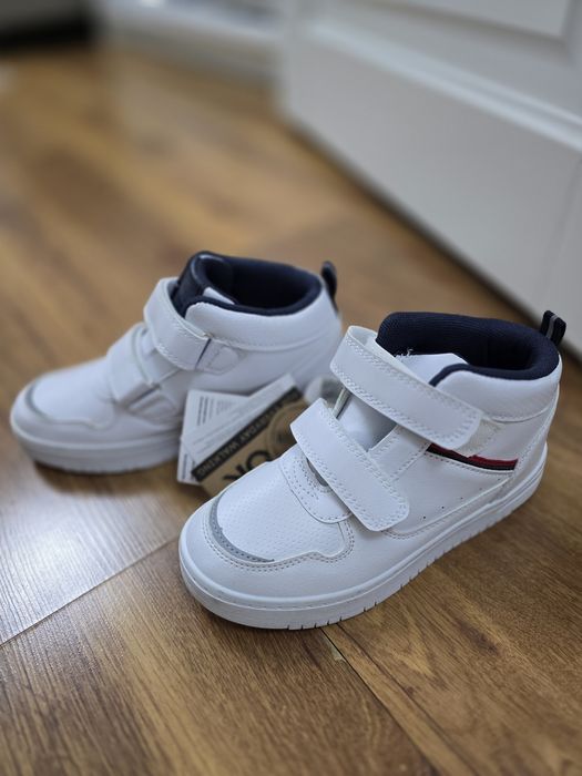 Продам кеды новые