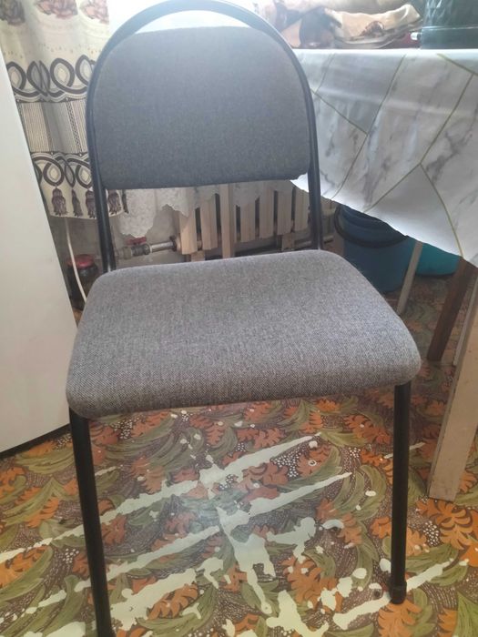 Продам офисные стулья