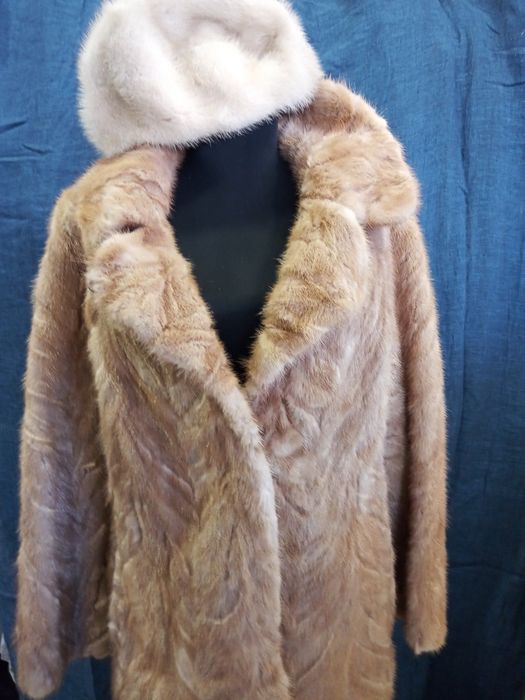Дамско палто естествена кожа от визон, късо
