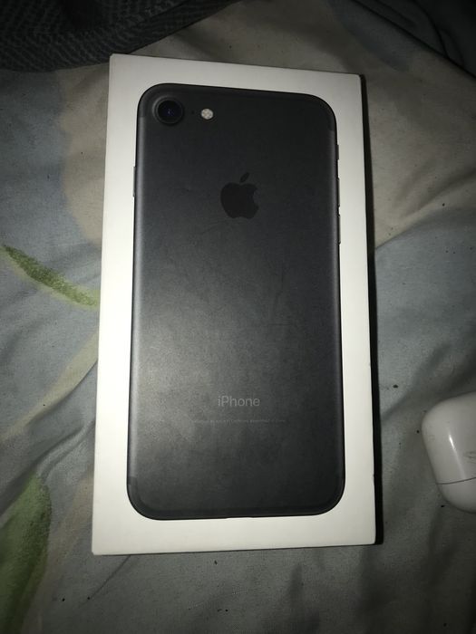 Продам телефон марки в идеале Iphone 7
