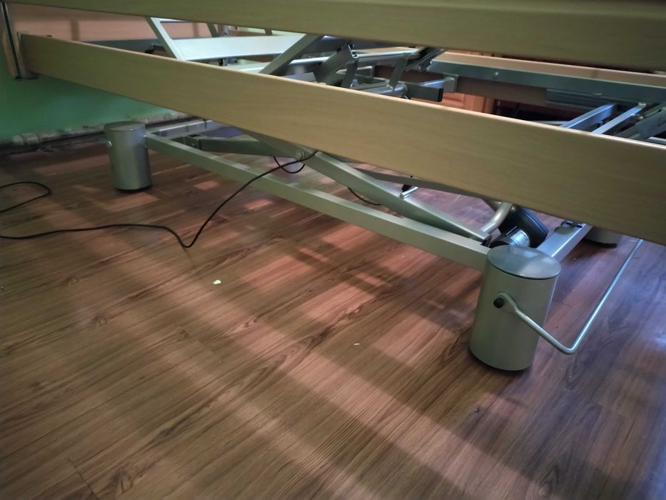 Медицинско електрическо легло със хидравлика