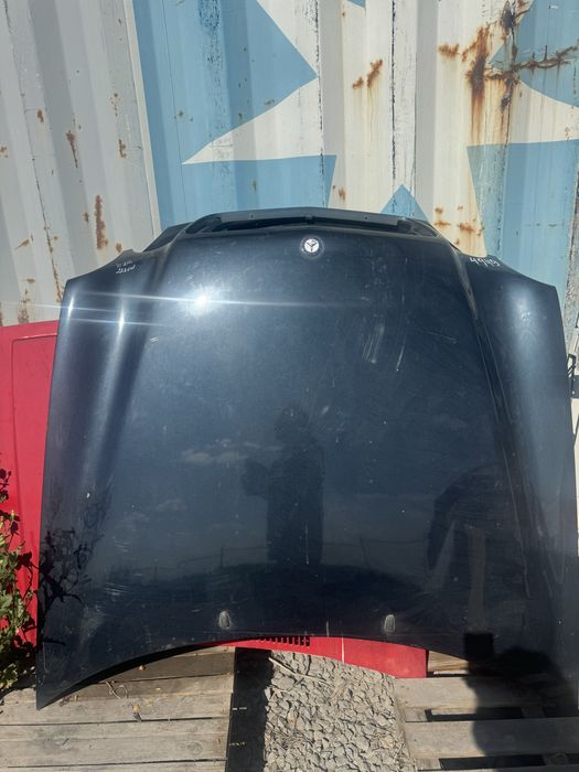 Капот на Мерседес 208