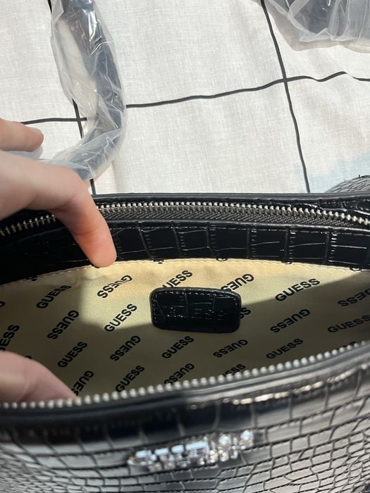 Geanta guess de piele
