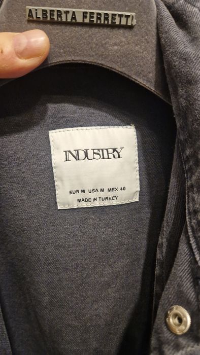 Мужская лёгкая куртка INDUSTRY