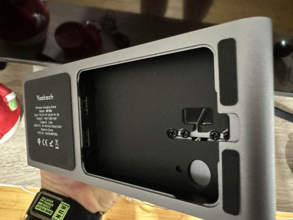 2бр. безжични зарядни 3 в 1