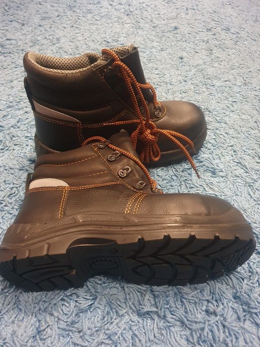 продам кожанные ботинки спец обувь