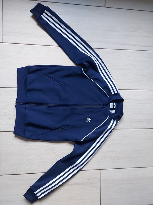 Vând bluza pt dame  Adidas mărimea S