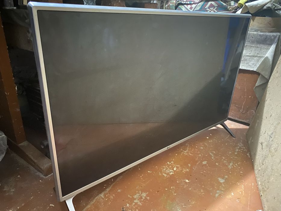 Телевизор LG 43UJ651V на запчасти