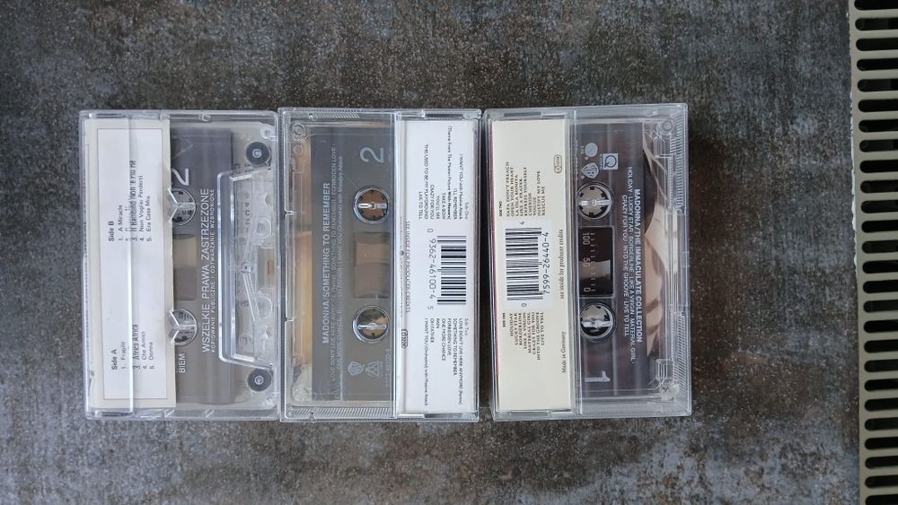 Casete audio Madonna,Albano și Romina