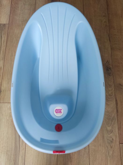 Вана със стойка за бебе