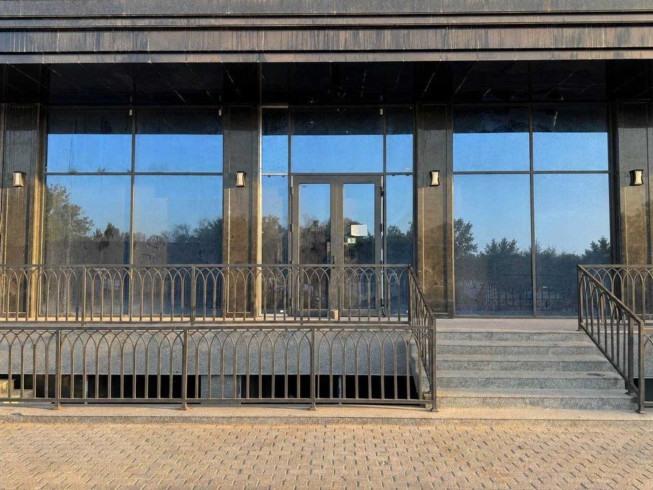 Сдается коммерческое помещение в отличной локации —Туркистан метро(ММ)