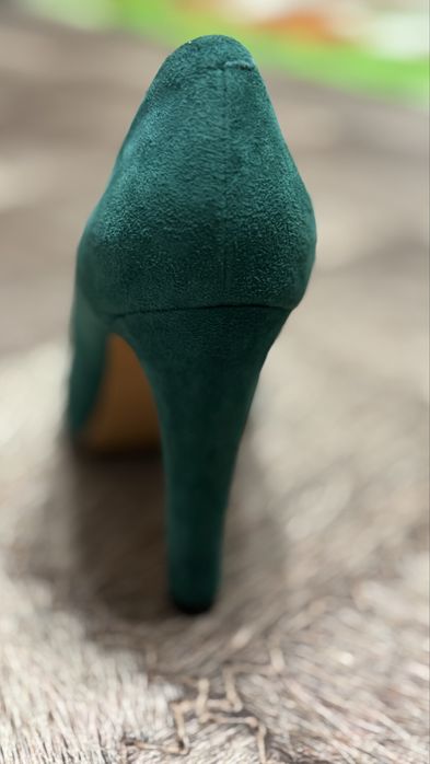 Продается туфли в изумрудном цвете