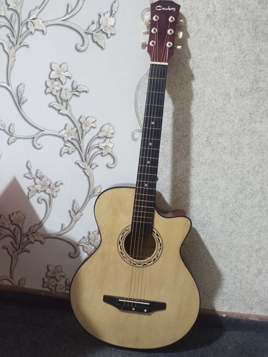 Акустическая гитара