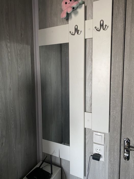 Продаю стенку в прихожую