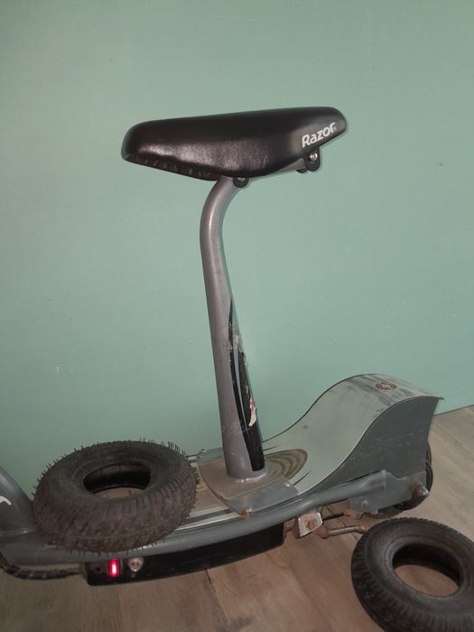 Ел. тротинетка  Razor  e 300