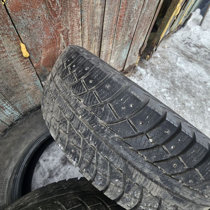 Продам шины 215,70,16