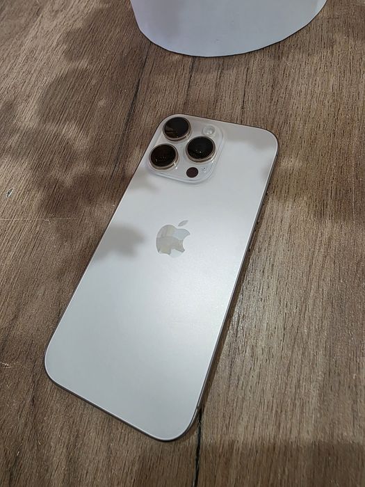 Срочно Iphone 16pro 90%