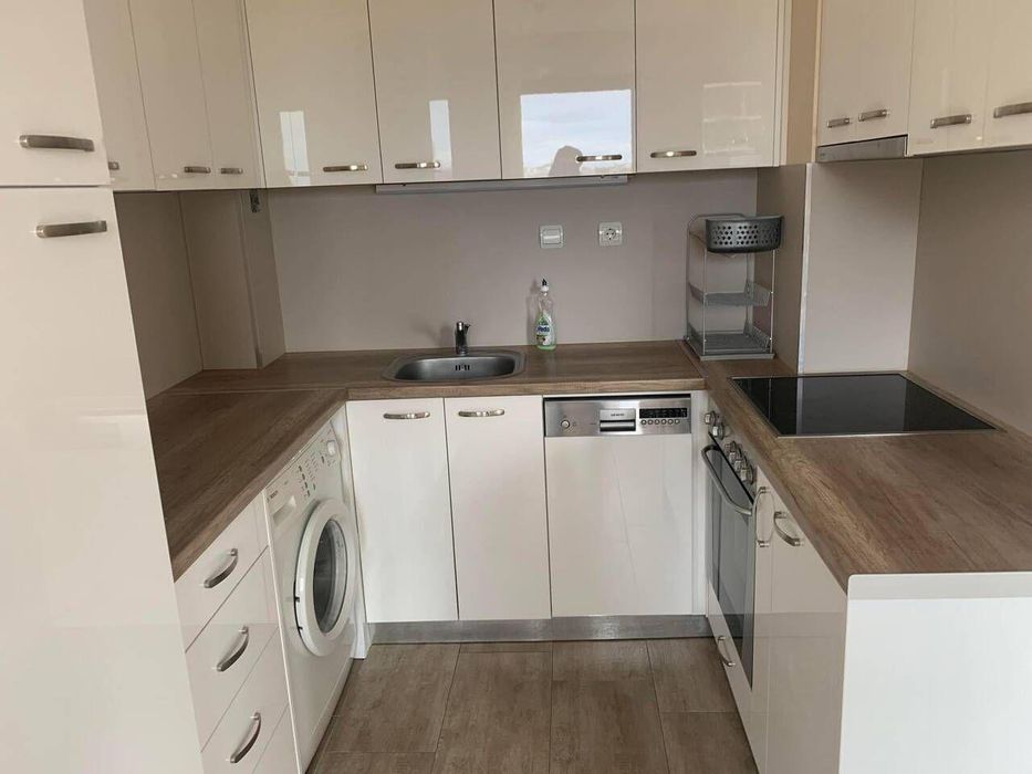 Дава се под наем Тристаен апартамент в Пловдив, Съдийски - 130 кв.м за 548.25 € - Снимка #1