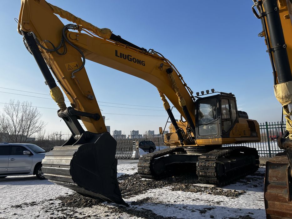 Услуги гусеничного экскаватора