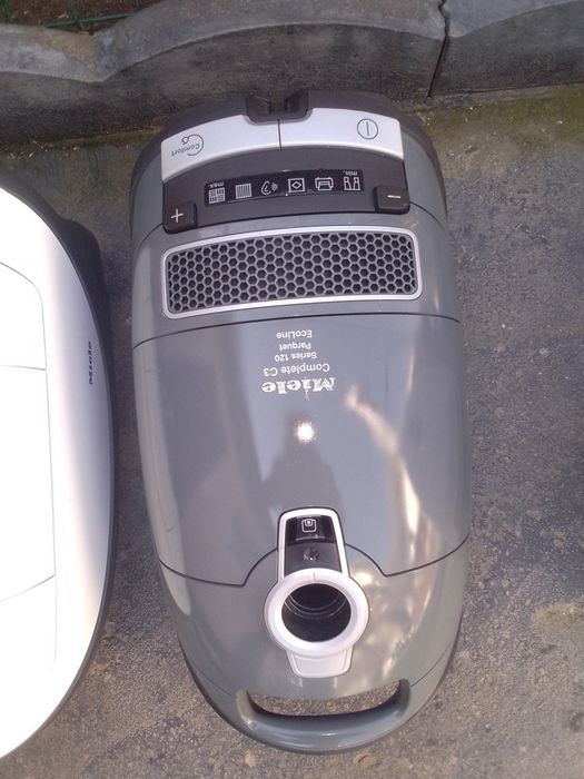Vând aspirator miele