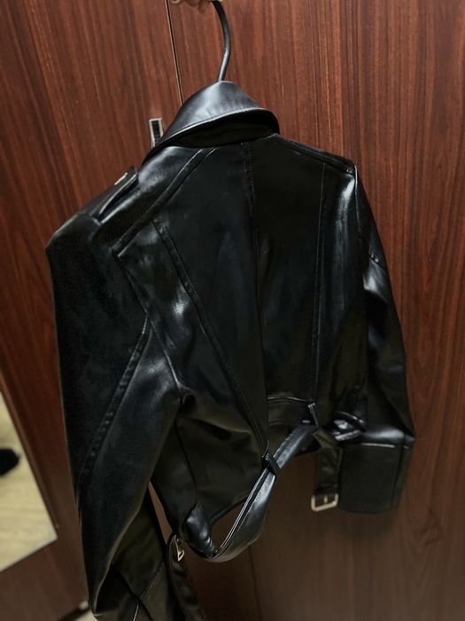 Продам куртку весна осень