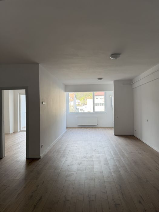 Apartament doua camere+loc de parcare Rm Valcea