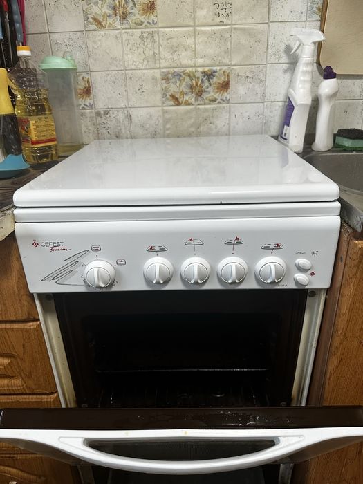 Продам газ плиту самовывоз