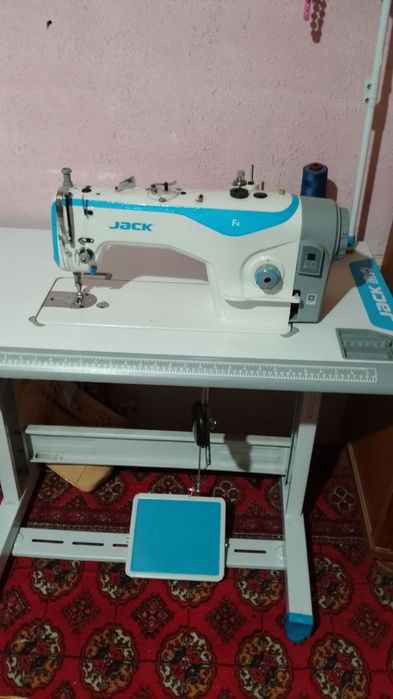 Продаётся швейная машинка JACK