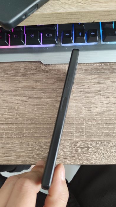 Телефон  Sony 10 v