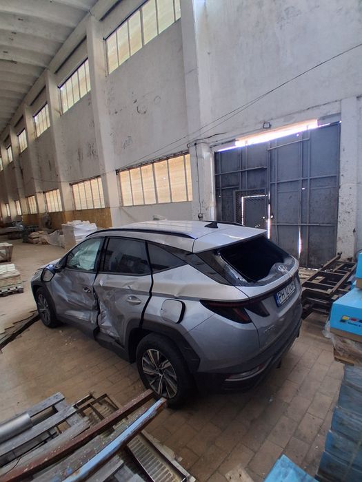 Tucson avariat motorul pornește cutia este ok