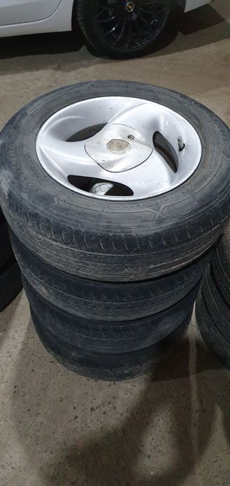 Kormetal sotiladi juguliga tugri keladi