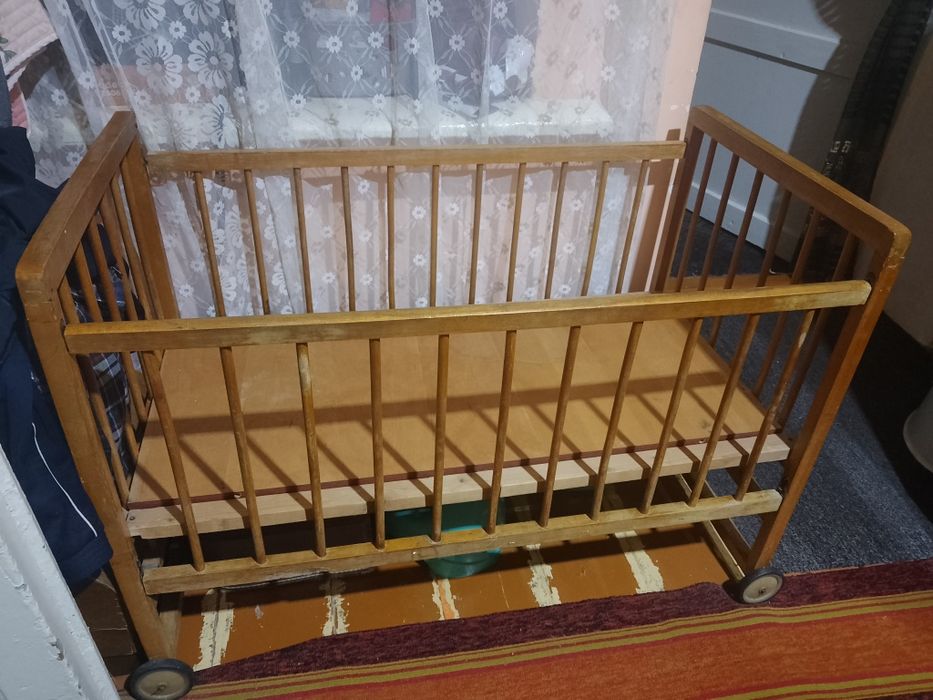 Продаётся детская кроватка 400тысяч дешевле будет г. Каган