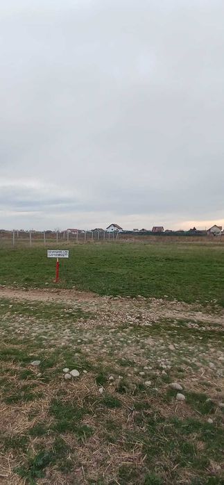 Teren intravilan de vânzare