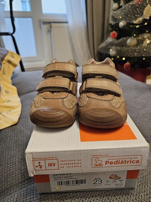 Biomecanics mărimea 23