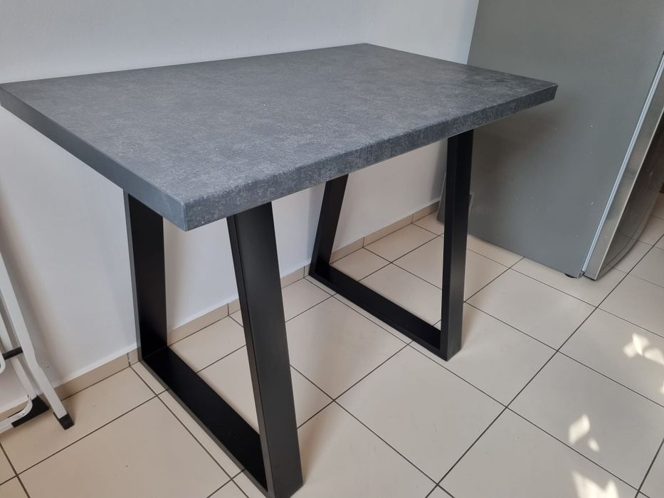 Masă din pal pe comandă