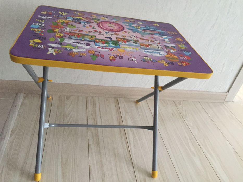 Детский стол